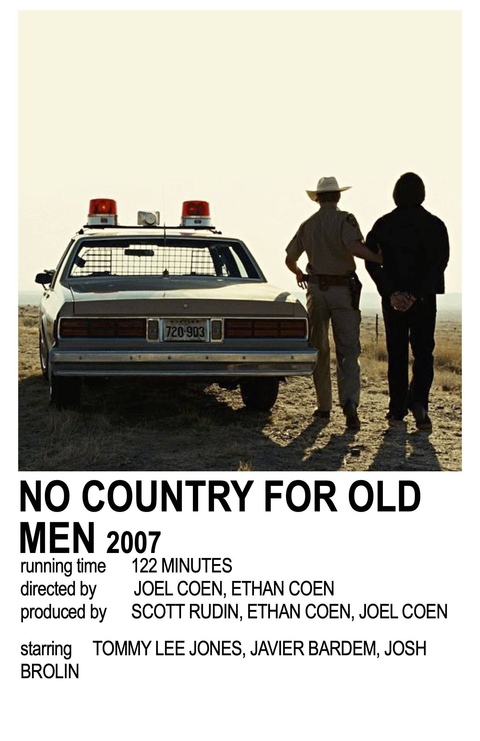 Hollywood Movie 桌布 壁紙 — 兩個男人站在一輛復古警車旁邊，背景是荒蕪的沙漠景觀，天空朦朧。