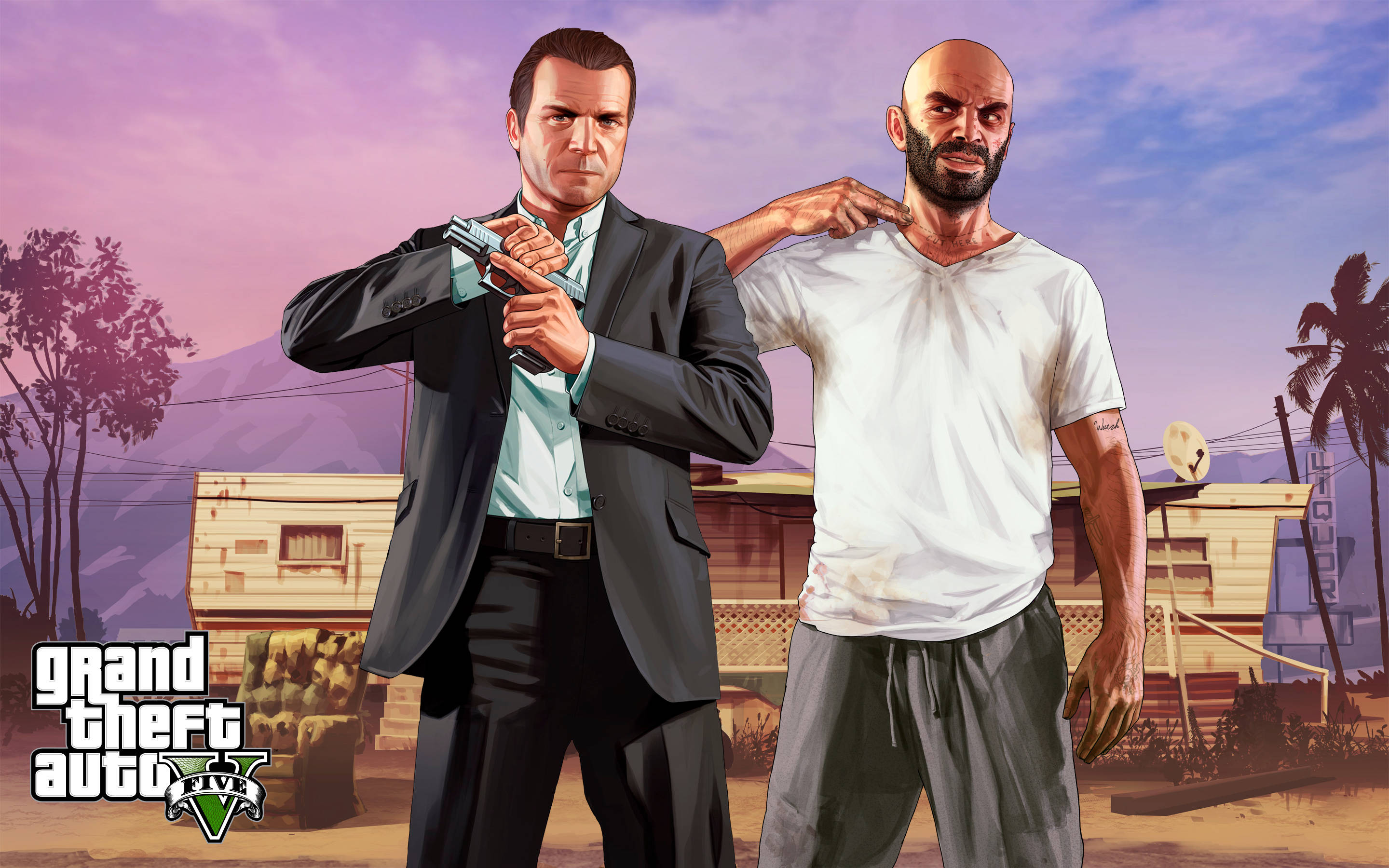 Gta 桌布 壁紙 — 兩個男人站在沙漠拖車公園中，一個穿西裝持槍，另一個穿T恤手搭在他肩上，背景是紫色日落天空。