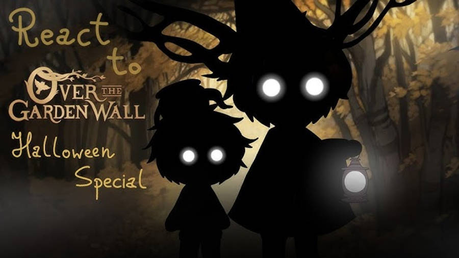 over the garden wall 桌布 壁紙 — 兩個發光眼睛的剪影人物站在迷霧秋林中，在金色文字下提著燈籠。