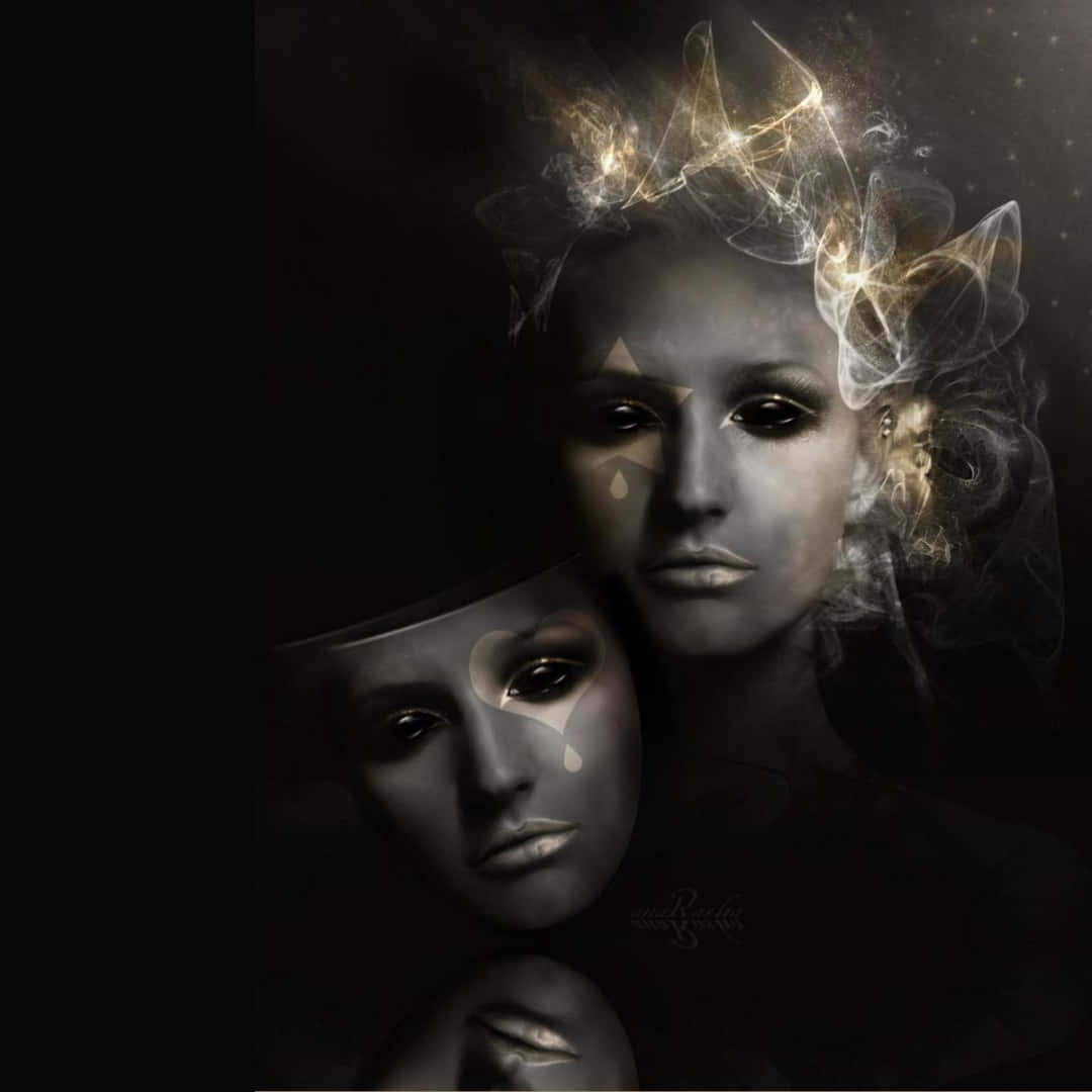 Mask 桌布 壁紙 — 兩個空靈的面孔在黑暗虛空中散發金色能量，其中一個戴著光芒四射的光與煙組成的皇冠。