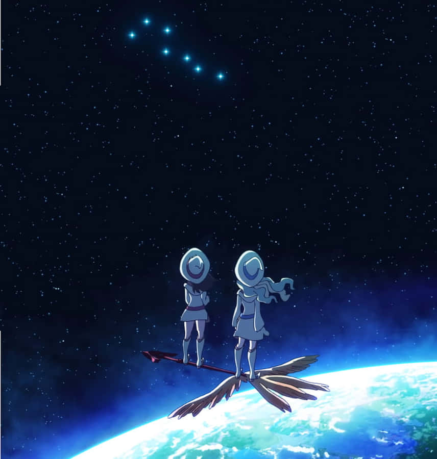 動漫女孩 桌布 壁紙 — 兩個穿著太空衣的動漫角色站在掃帚上，在地球上空凝視著發光的星座。