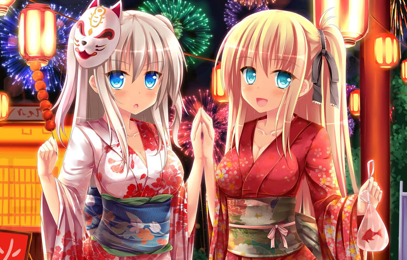 魚 桌布 壁紙 — 兩個穿著彩色和服的動漫女孩在發光的燈籠下微笑，煙火在她們身後夜空中綻放。