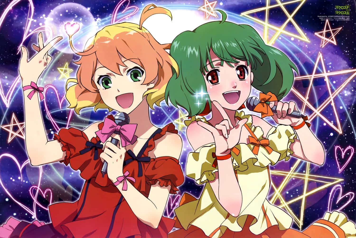 Macross Delta 桌布 壁紙 — 兩個穿著彩色連衣裙的開朗動畫女孩對著麥克風唱歌，背景是閃爍的星空，有發光的心形和星星。