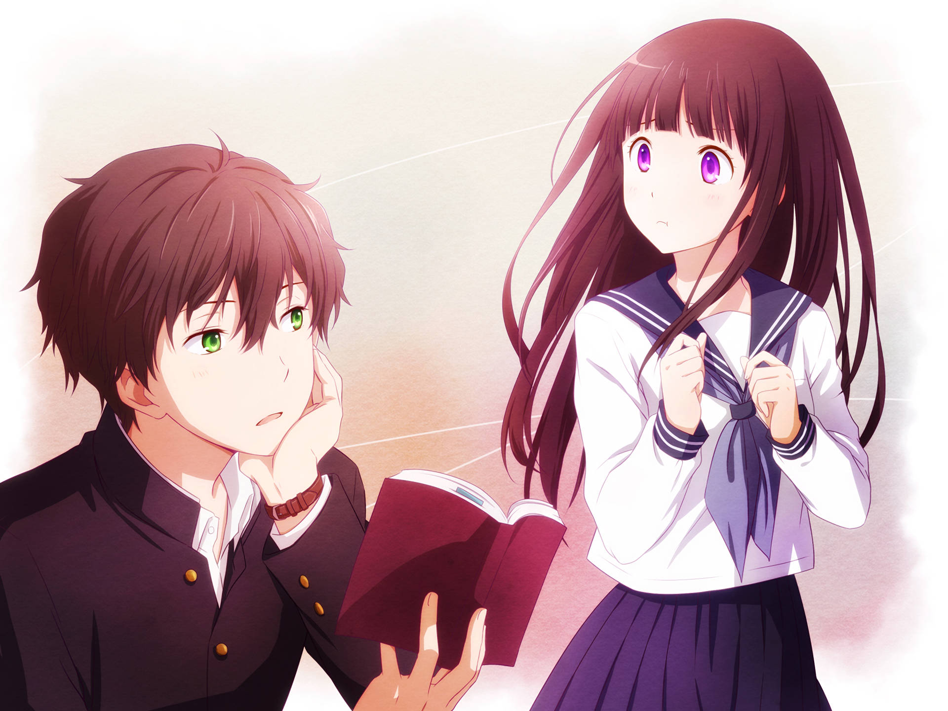 Oreki Houtarou 桌布 壁紙 — 兩個穿著校服的動漫學生在柔和溫暖的燈光下，一起靜靜地看書。