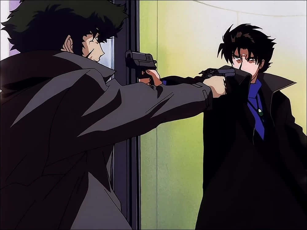 Cowboy Bebop Shin 桌布 壁紙 — 兩個穿著深色外套的動畫男子在門口對峙，各自用手槍瞄準對方，氣氛緊張。