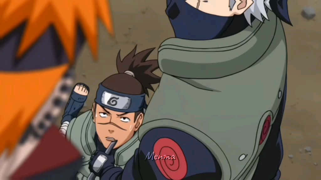 Kakashi And Pain 桌布 壁紙 — 兩個穿著綠色制服的忍者角色站在塵土飛揚的戰場上，其中一個手持苦無，另一個在他身後聳立。