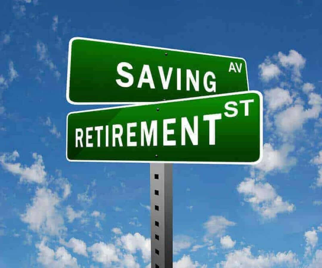 Retirement 桌布 壁紙 — 兩個綠色路牌，上面寫著Saving Ave和Retirement St，以藍天白雲為背景。