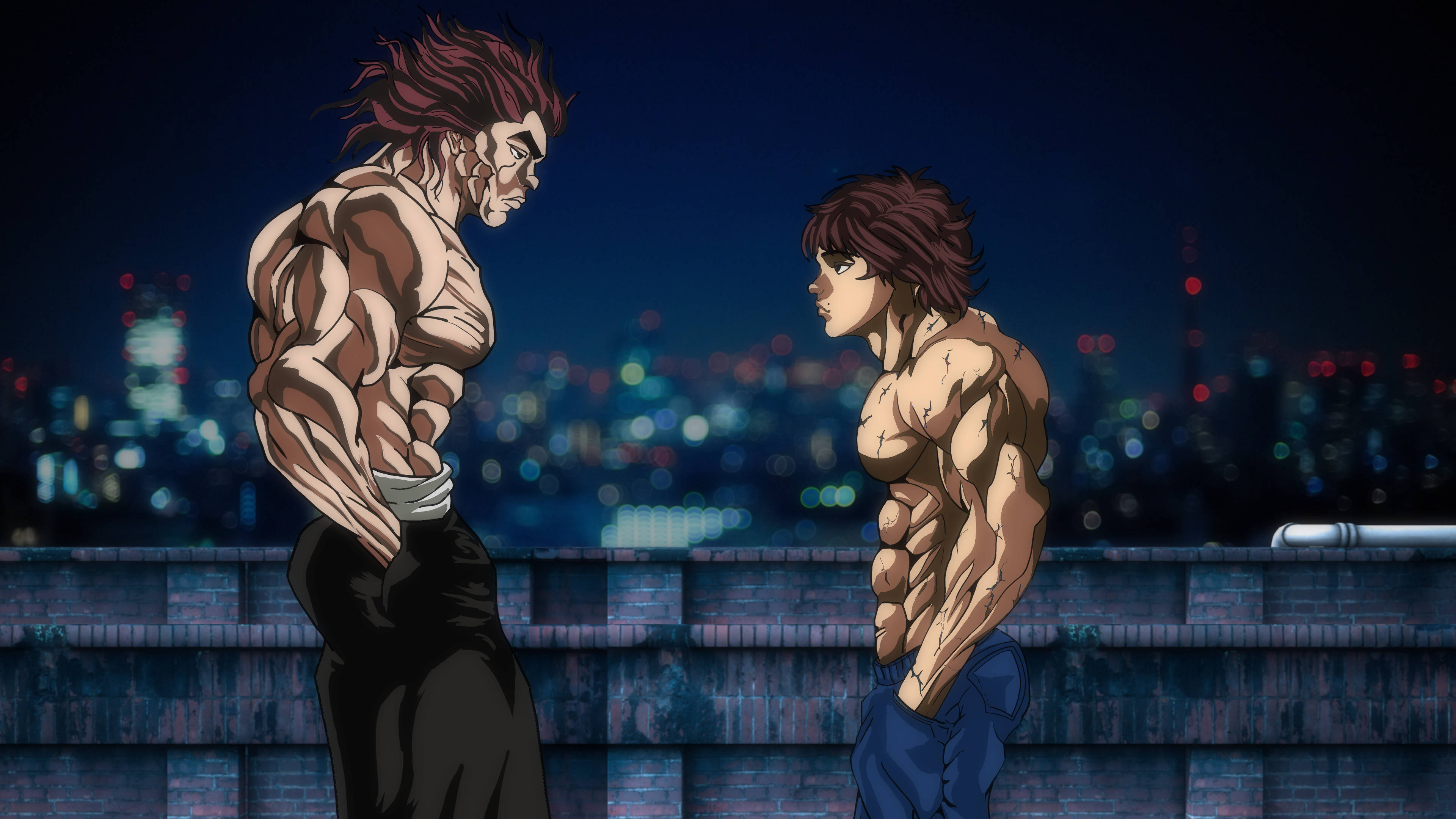 Baki 桌布 壁紙 — 兩個肌肉發達的動漫男子在屋頂上對峙，背景是夜晚發光的城市天際線。