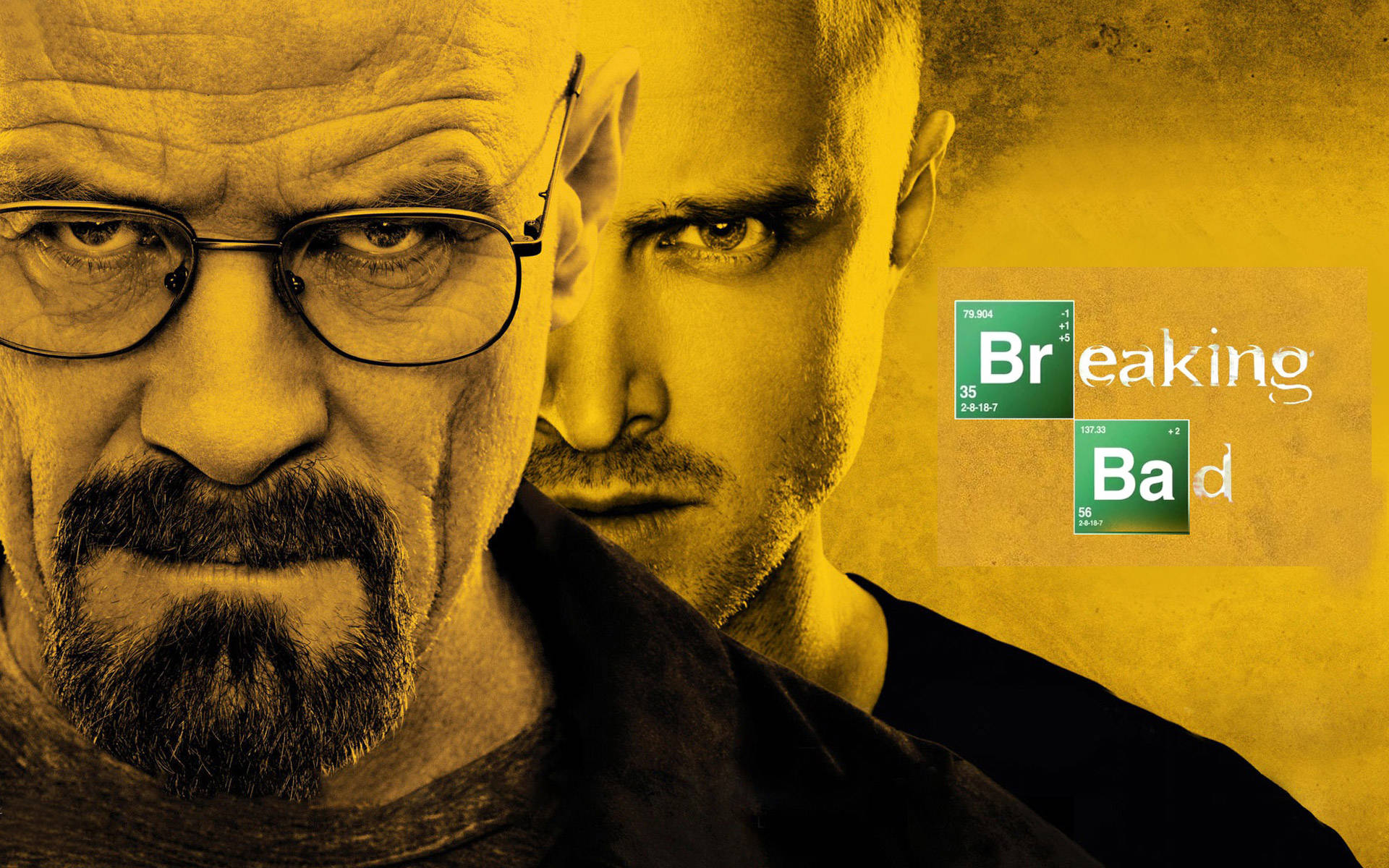 breaking 桌布 壁紙 — 兩個表情強烈的男人在黃色背景前直視前方，背景有《Breaking Bad》標題和化學符號。