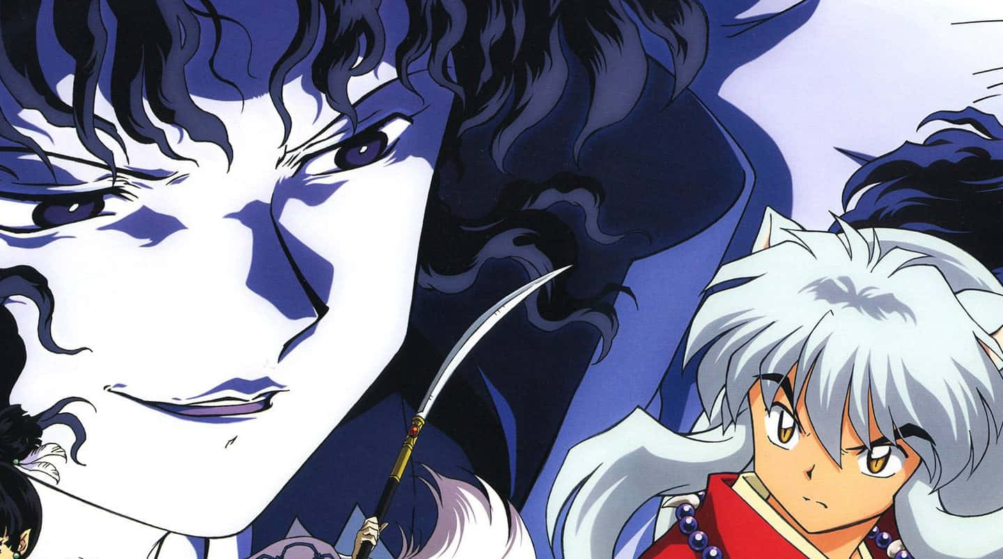 Inuyasha And Naraku 桌布 壁紙 — 兩個角色的戲劇性動畫特寫，一個黑髮持劍，另一個白髮紅衣，背景為深藍色。