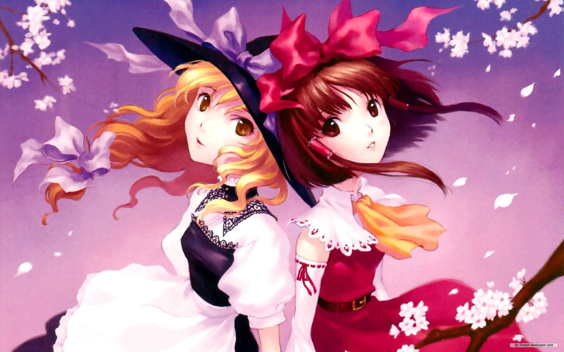 Girly Cartoon 桌布 壁紙 — 兩個身穿女巫服裝的動漫女孩站在櫻花樹下，背景是紫色的天空，花瓣飄落。