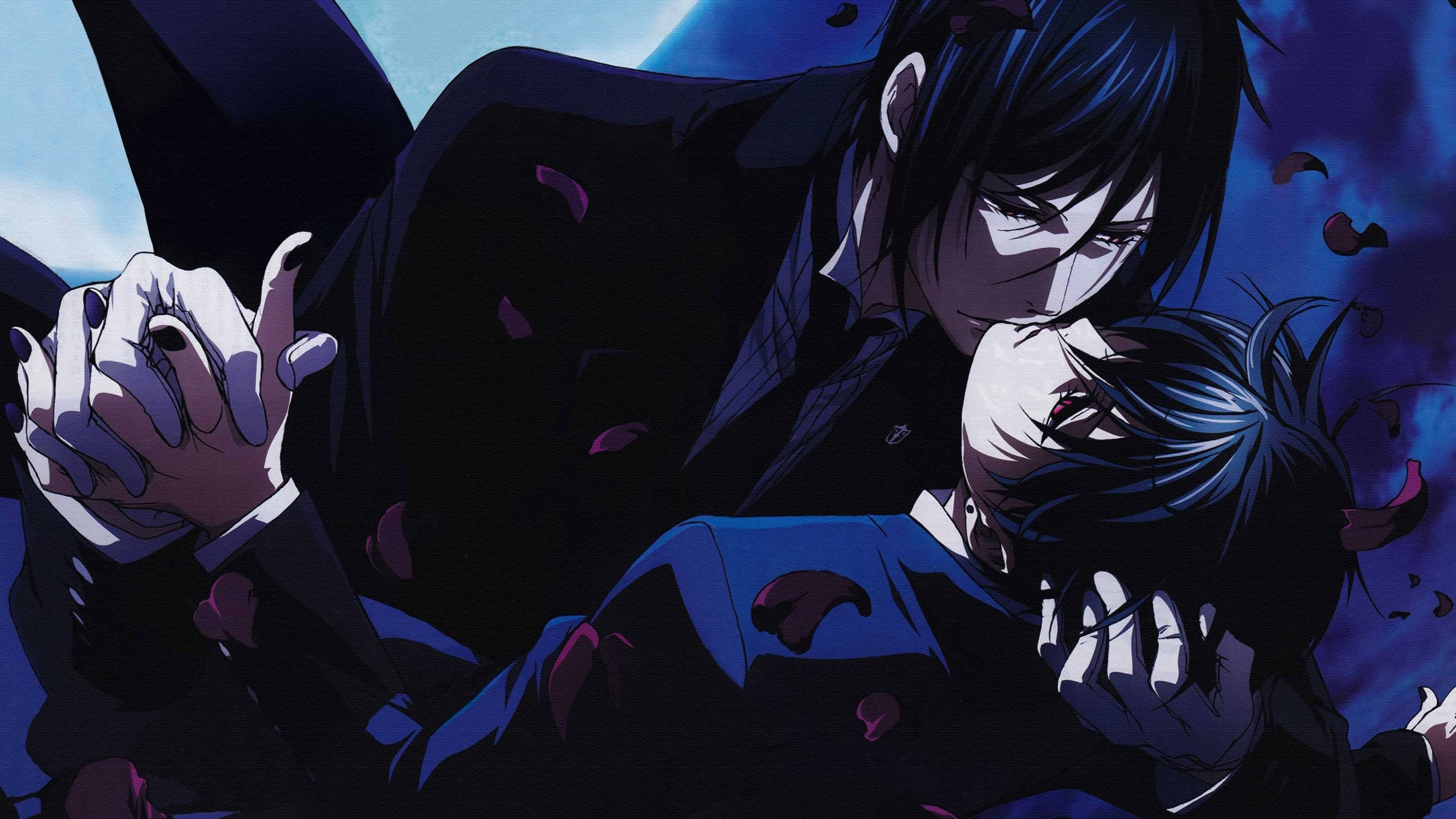Black Butler 桌布 壁紙 — 兩個身穿深色西裝的動漫角色在黃昏天空下，於飄落的花瓣中熱情擁抱。