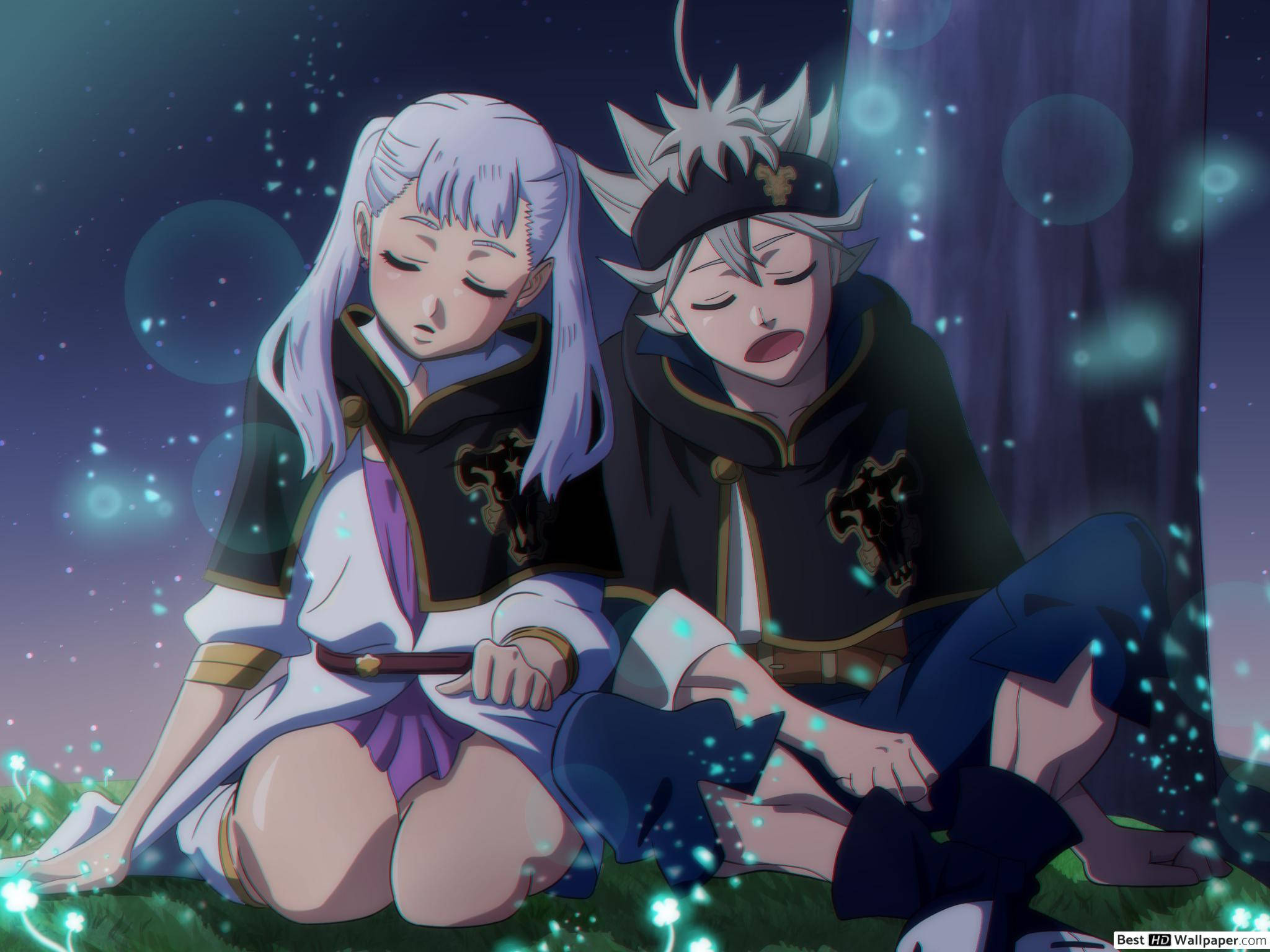 Black Clover Asta 桌布 壁紙 — 兩個銀色頭髮的動漫角色一起坐在草地上，頭上是閃爍著魔法藍光的星空夜空。