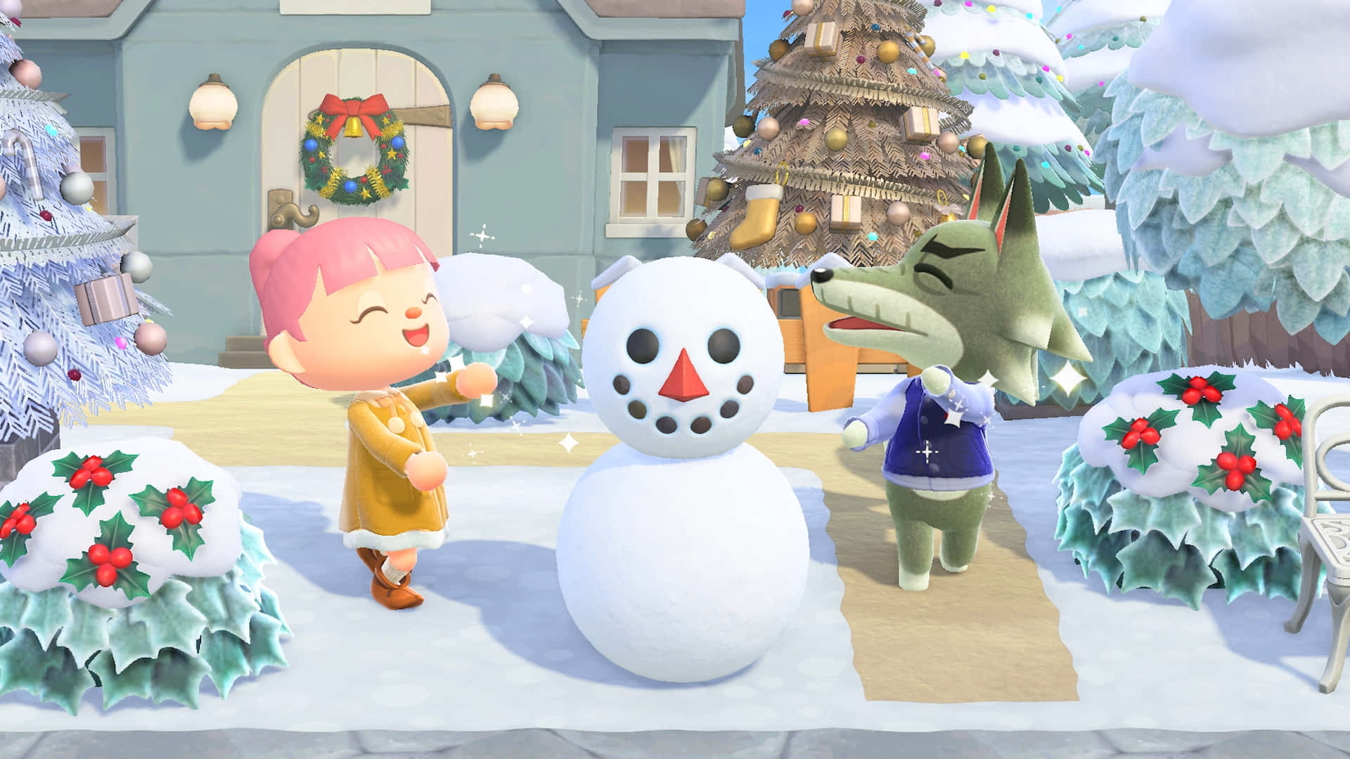 雪人 桌布 壁紙 — 兩個開心的動物角色在一個白雪覆蓋的村莊裡堆雪人，村莊裝飾著節日裝飾品和冬青灌木。