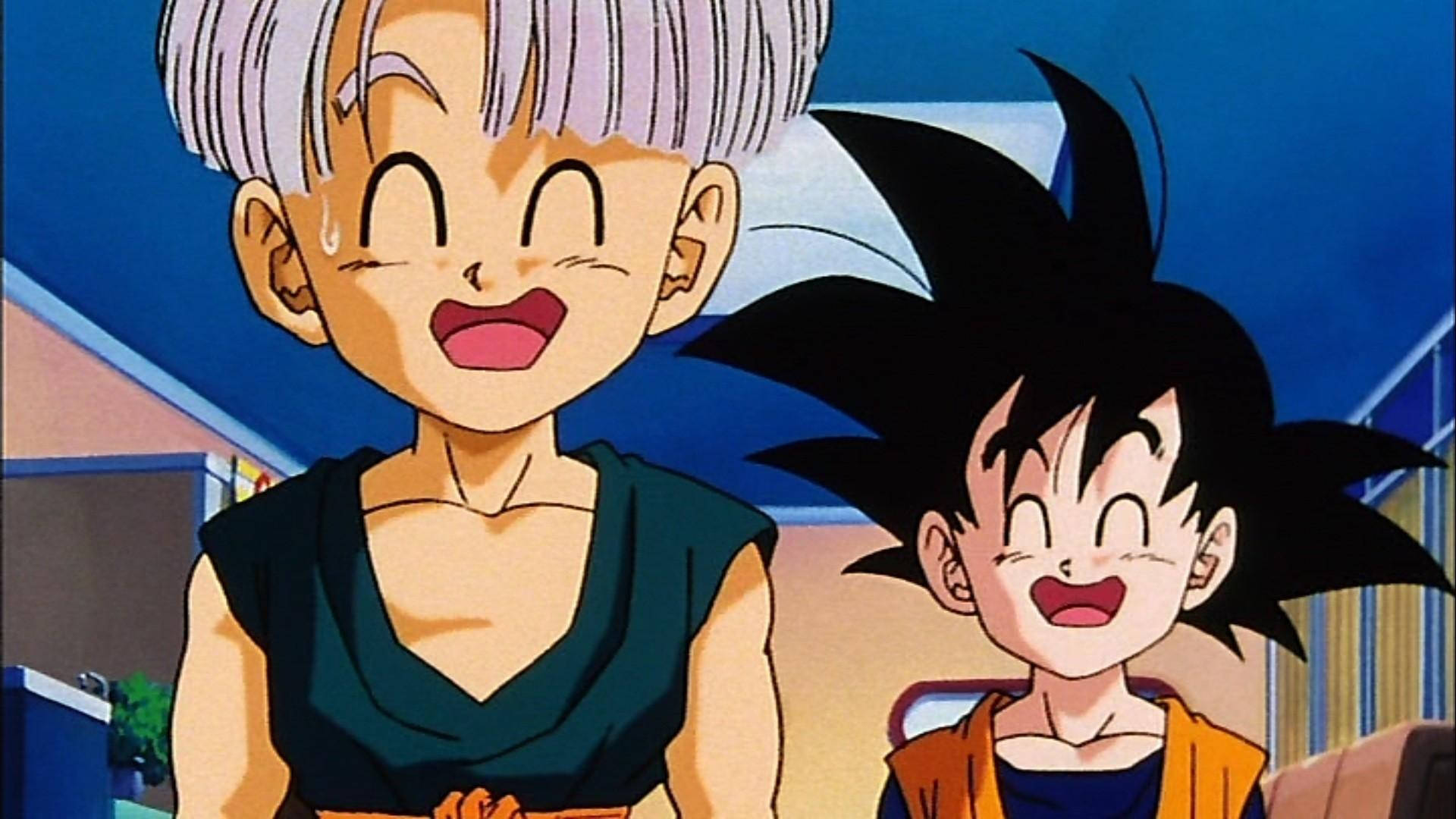 Goten 桌布 壁紙 — 兩個開心的動畫小孩，頭髮尖尖，在明亮的藍天背景下歡笑。