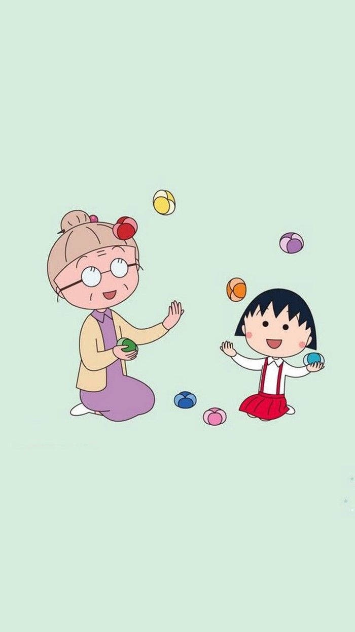 Chibi Maruko Chan 桌布 壁紙 — 兩個開心的卡通女孩在柔和的薄荷綠色背景上歡快地玩雜耍彩色球。