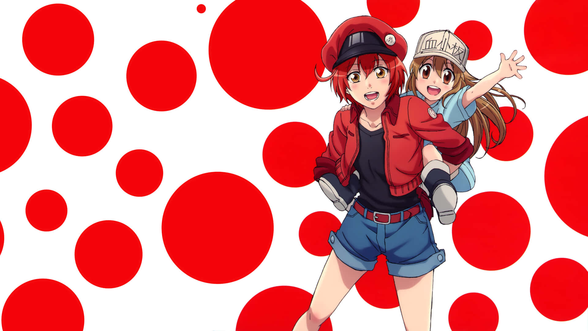 Cells At Work 桌布 壁紙 — 兩個開朗的動漫女孩在鮮紅色圓點背景前充滿活力地擺姿勢。
