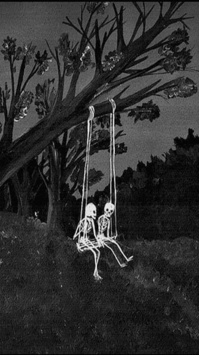 Spooky iPhone 桌布 壁紙 — 兩個骷髏一起坐在一個掛在扭曲樹上的鞦韆上，身處黑暗陰森的森林中。