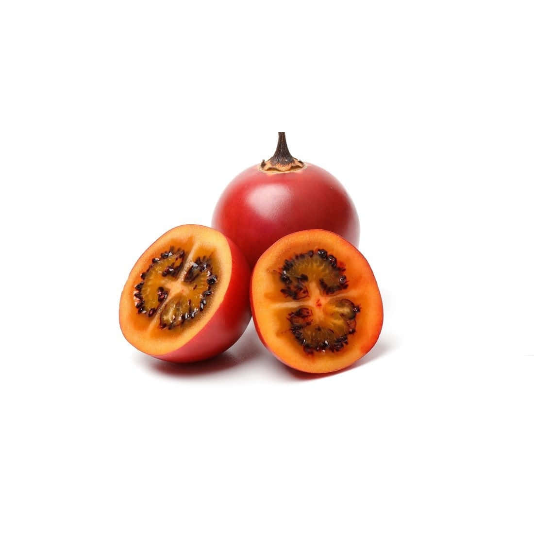 Fruit 桌布 壁紙 — 兩個鮮紅色番茄的一半在純白色背景上展現出多汁的橙色果肉和深色種子。