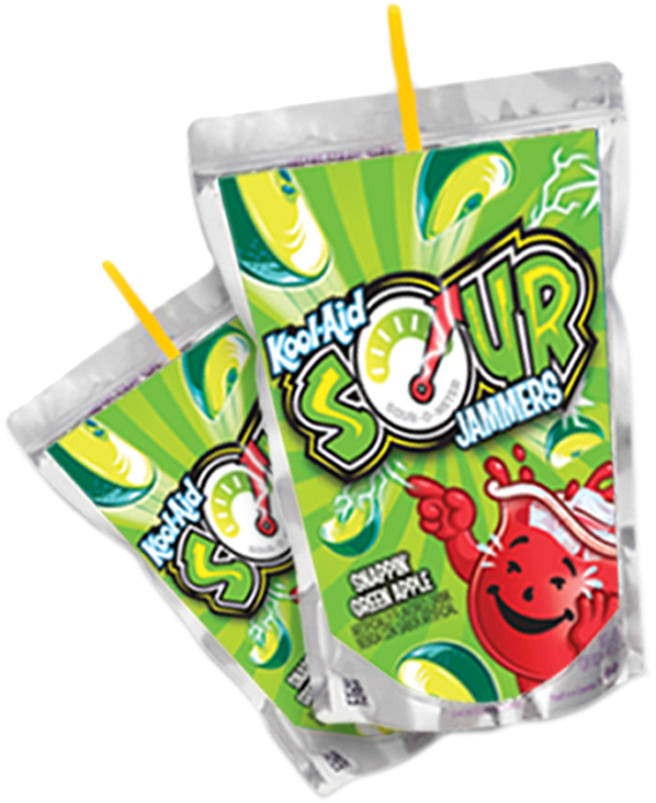 Kool Aid 小幫手 桌布 壁紙 — 兩個鮮綠色的Kool-Aid Sour Jammers包裝袋，配上黃色吸管，傾斜地放在純白色背景前。