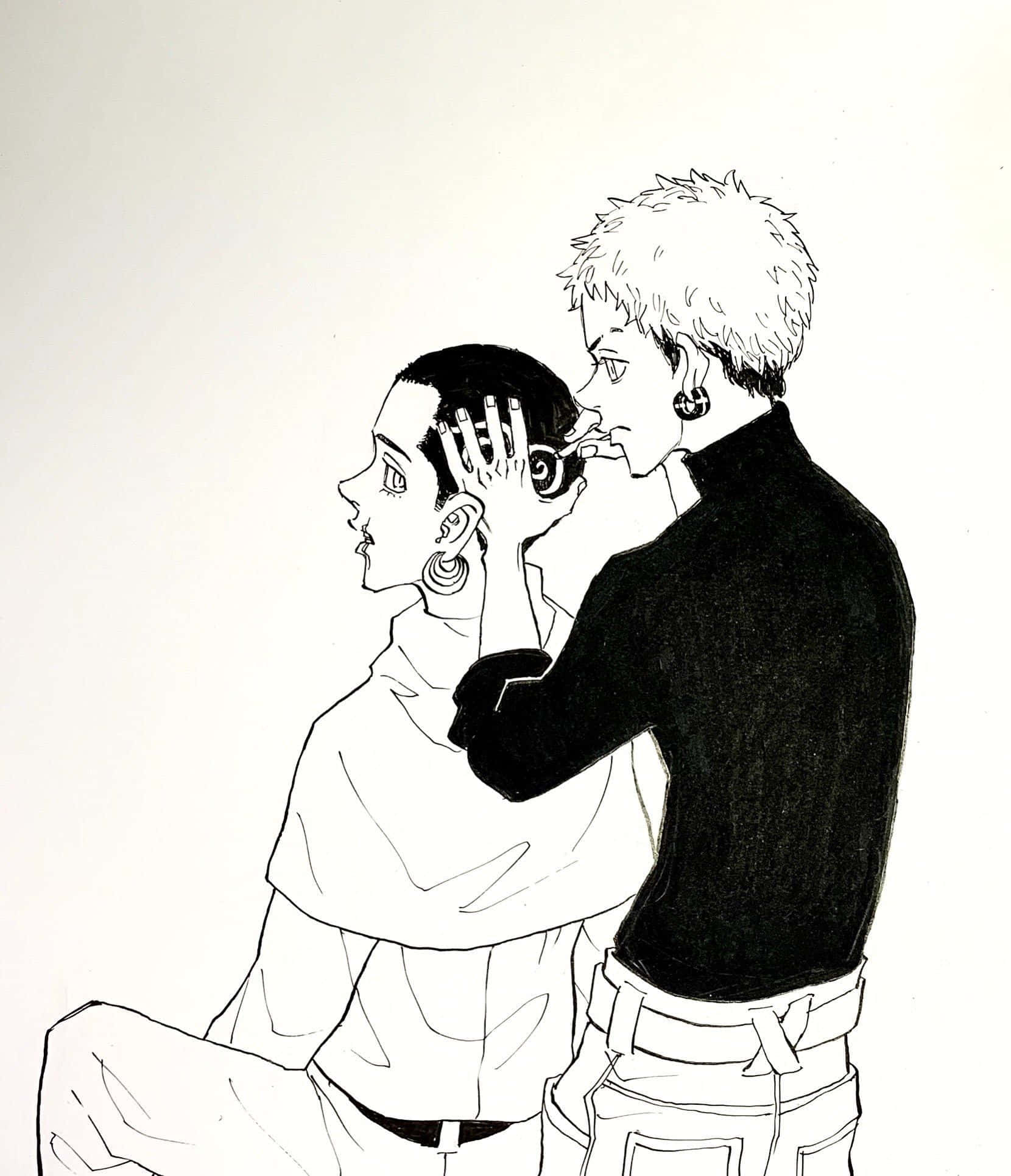 東京卍复仇者 桌布 壁紙 — 兩個黑白線條藝術的動漫角色，其中一個有尖刺頭髮輕輕觸摸另一個的耳朵，兩人都戴著大耳環。