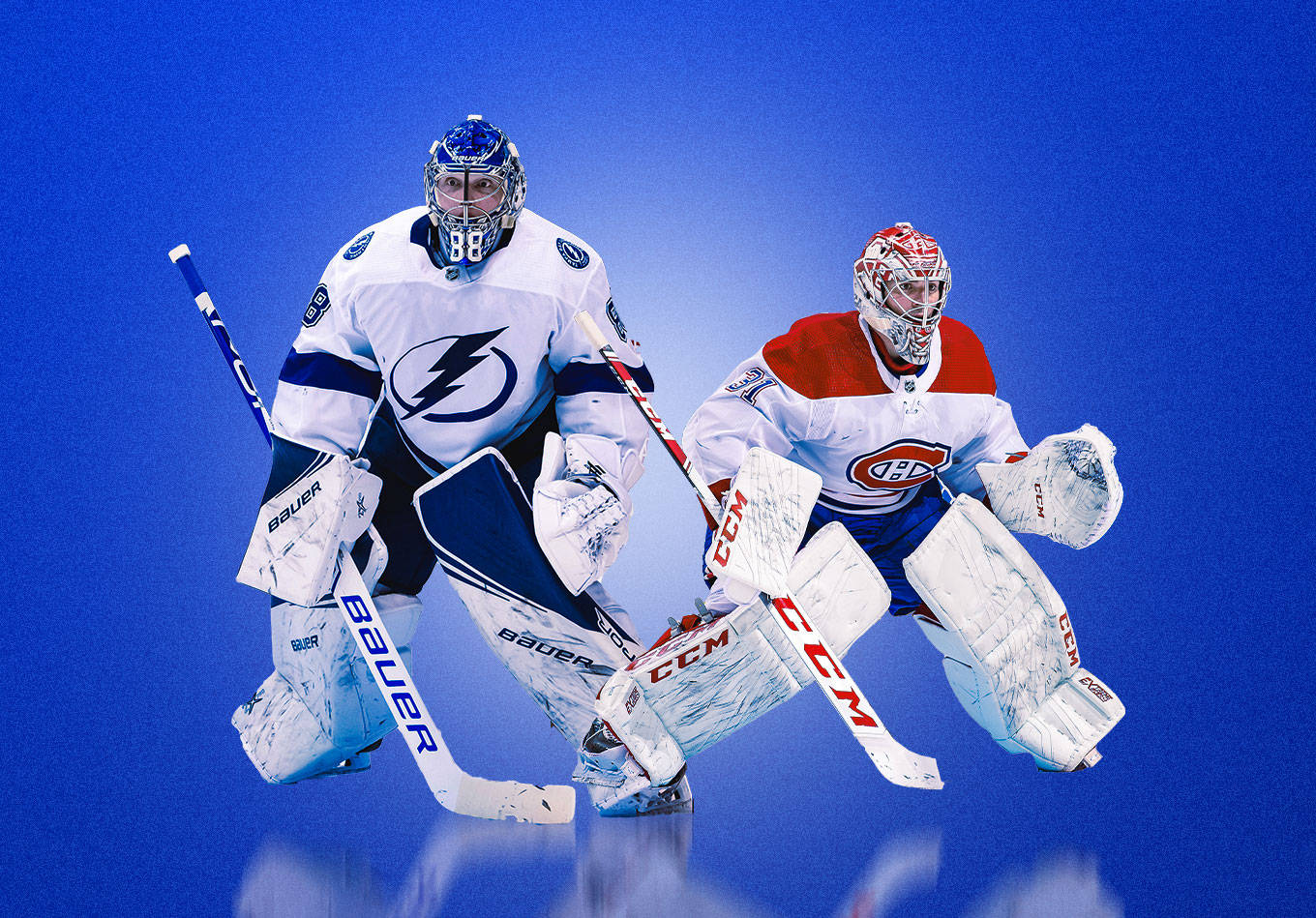 hockey 桌布 壁紙 — 兩名全副武裝的冰球守門員在鮮豔的藍色背景下蹲在冰上準備就緒。