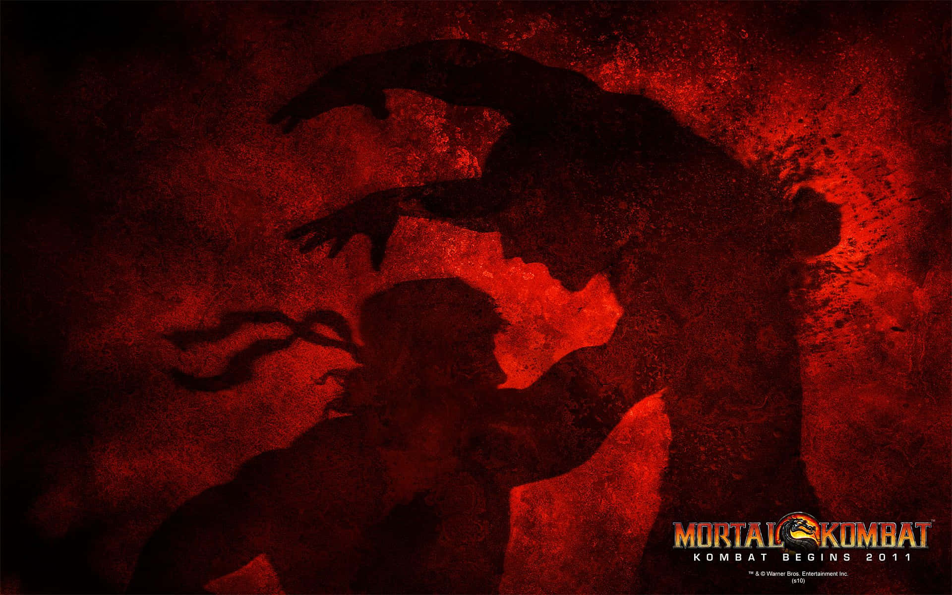 Mortal Kombat Liu Kang 桌布 壁紙 — 兩名戰士在昏暗的紅色燈光競技場中碰撞，帶有戲劇性的剪影和飛濺的紋理。