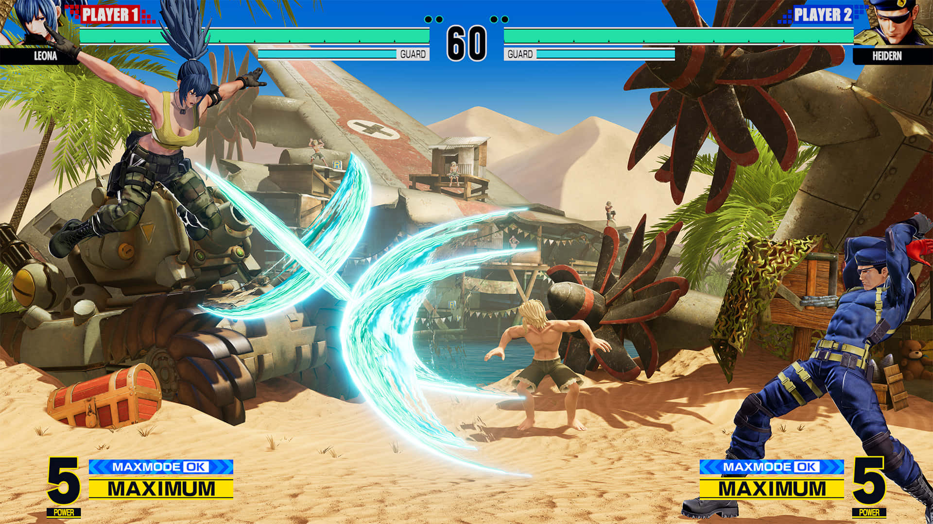 Fighting Games 桌布 壁紙 — 兩名戰士在沙漠競技場中，在殘骸飛機和棕櫚樹之間，用發光的藍色能量劍交鋒。