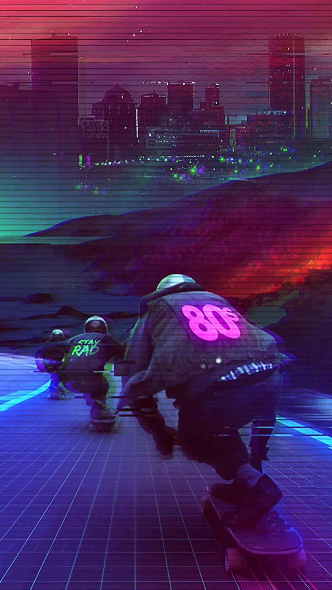 Racing 桌布 壁紙 — 兩名滑板手在黃昏時分，在閃爍的網格上滑行，穿過充滿霓虹燈的賽博龐克城市景觀，帶有故障效果。