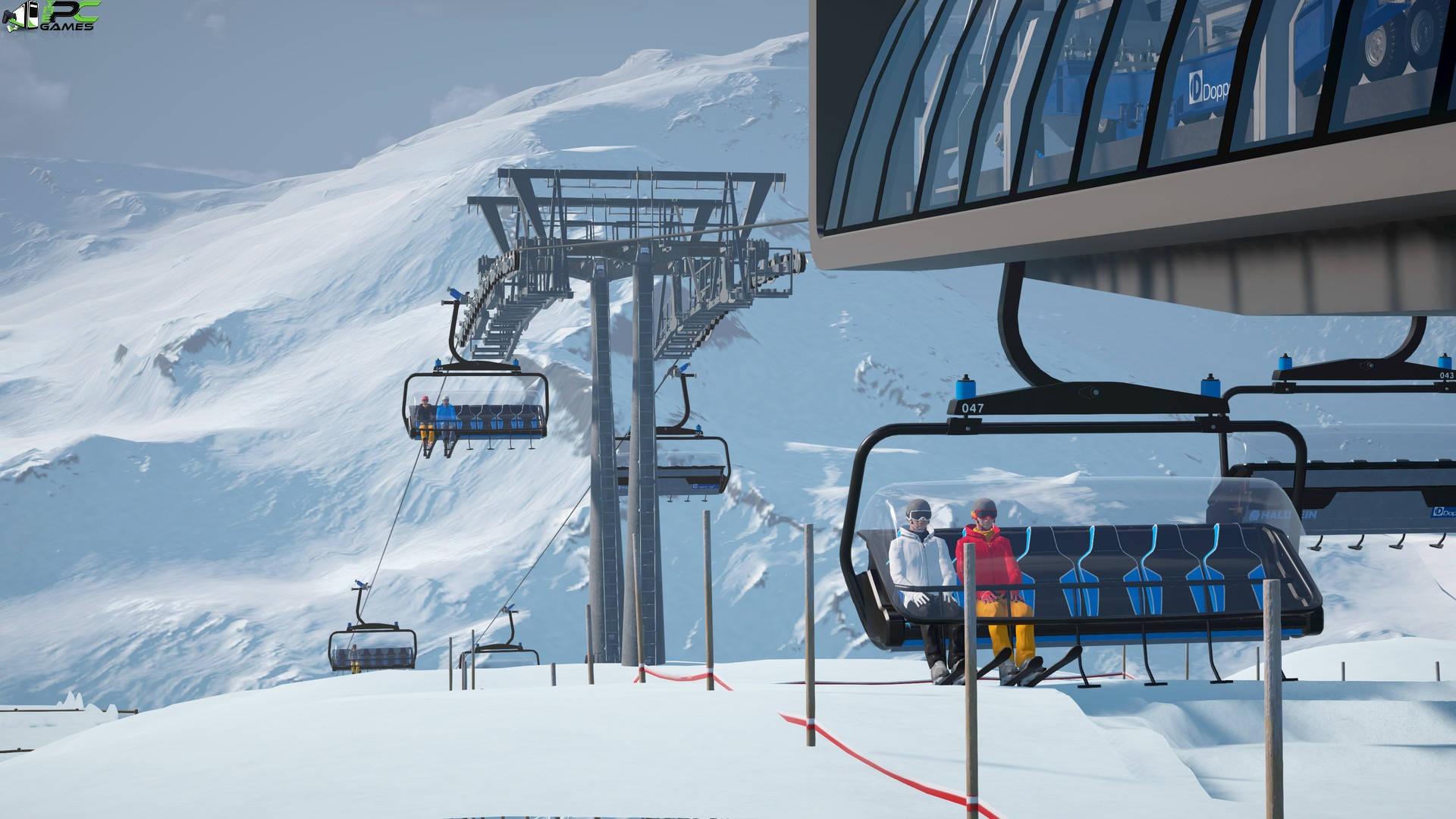 冬季 桌布 壁紙 — 兩名滑雪者乘坐現代纜車，背景是白雪覆蓋的山脈，天空清澈湛藍。