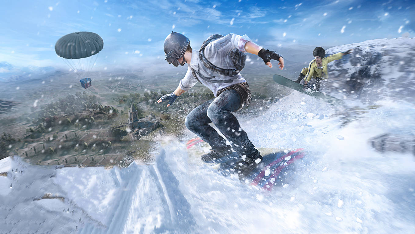 pubg mobile 桌布 壁紙 — 兩名玩家在雪坡上滑雪，上方可見降落傘和補給空投。