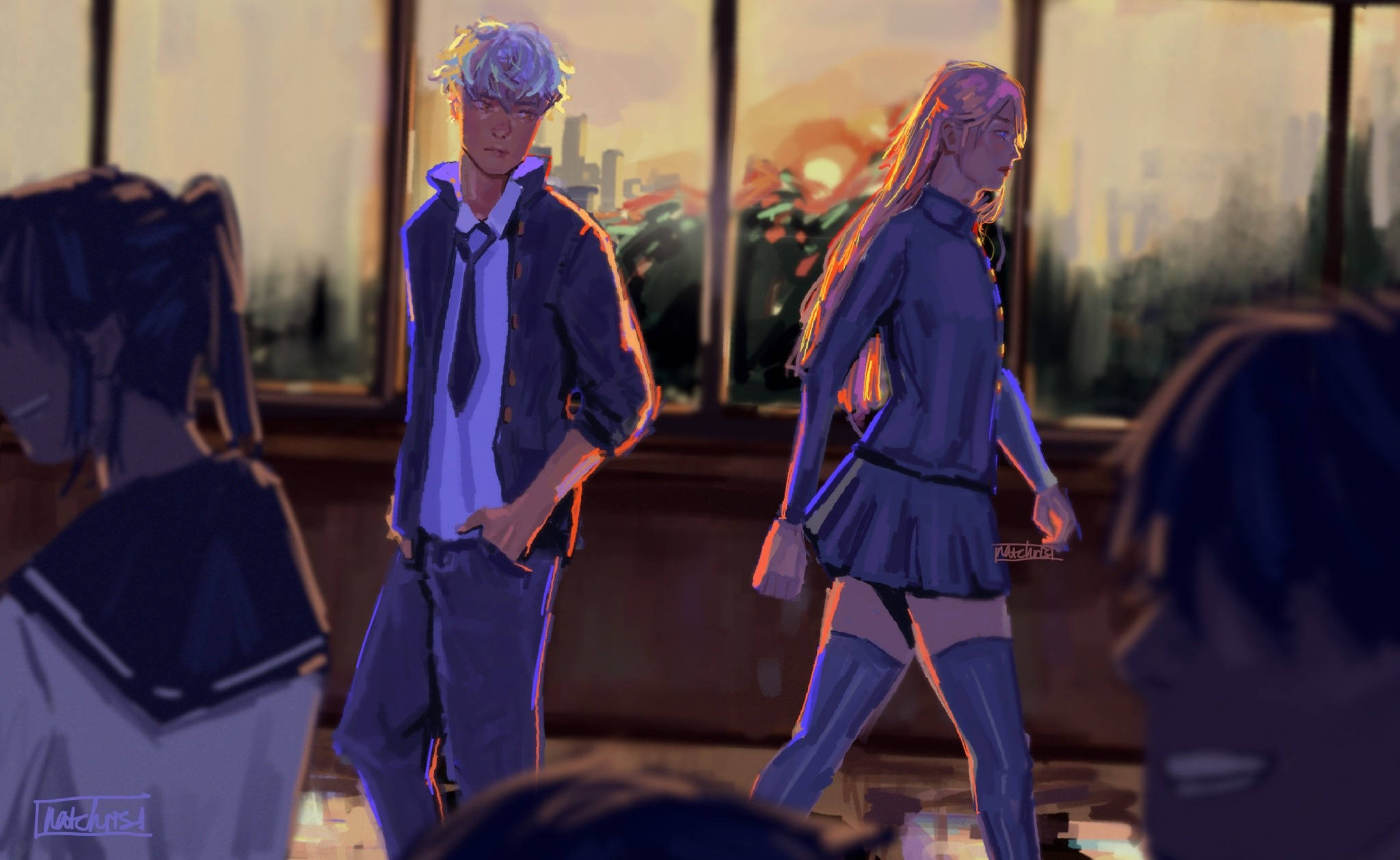 Top Anime 桌布 壁紙 — 兩名穿著校服的動畫學生走過窗邊，溫暖的夕陽光輝將房間染成金色。