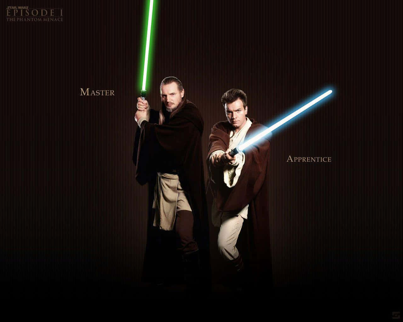 Qui-gon Jinn 桌布 壁紙 — 兩名絕地武士手持發光的綠色和藍色光劍，站在深色條紋背景前，背景標有「師傅」和「學徒」。