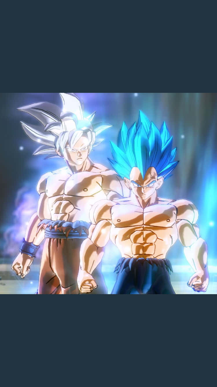 Gogeta And Vegito 桌布 壁紙 — 兩名肌肉發達、頭髮發光的動漫戰士，在宇宙背景下站在燦爛的藍色能量光環中。