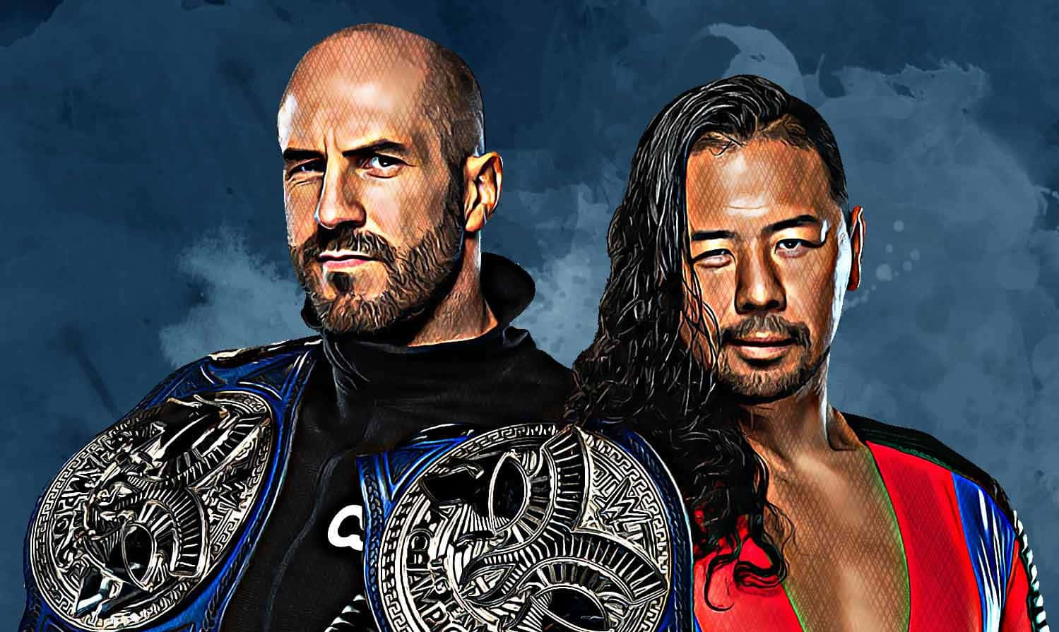 WWE Desktop 桌布 壁紙 — 兩名肌肉發達的摔角手穿著詳細的冠軍裝備，並排站在有紋理的深藍色背景前。
