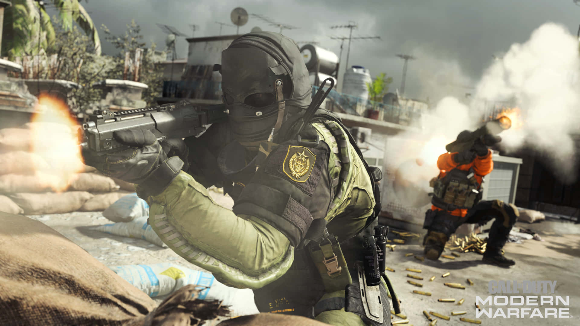 1920x1080 Call Of Duty Modern Warfare 桌布 壁紙 — 兩名身穿戰術裝備的士兵在煙霧和瓦礫中，於戰火摧殘的城市戰場上開火。