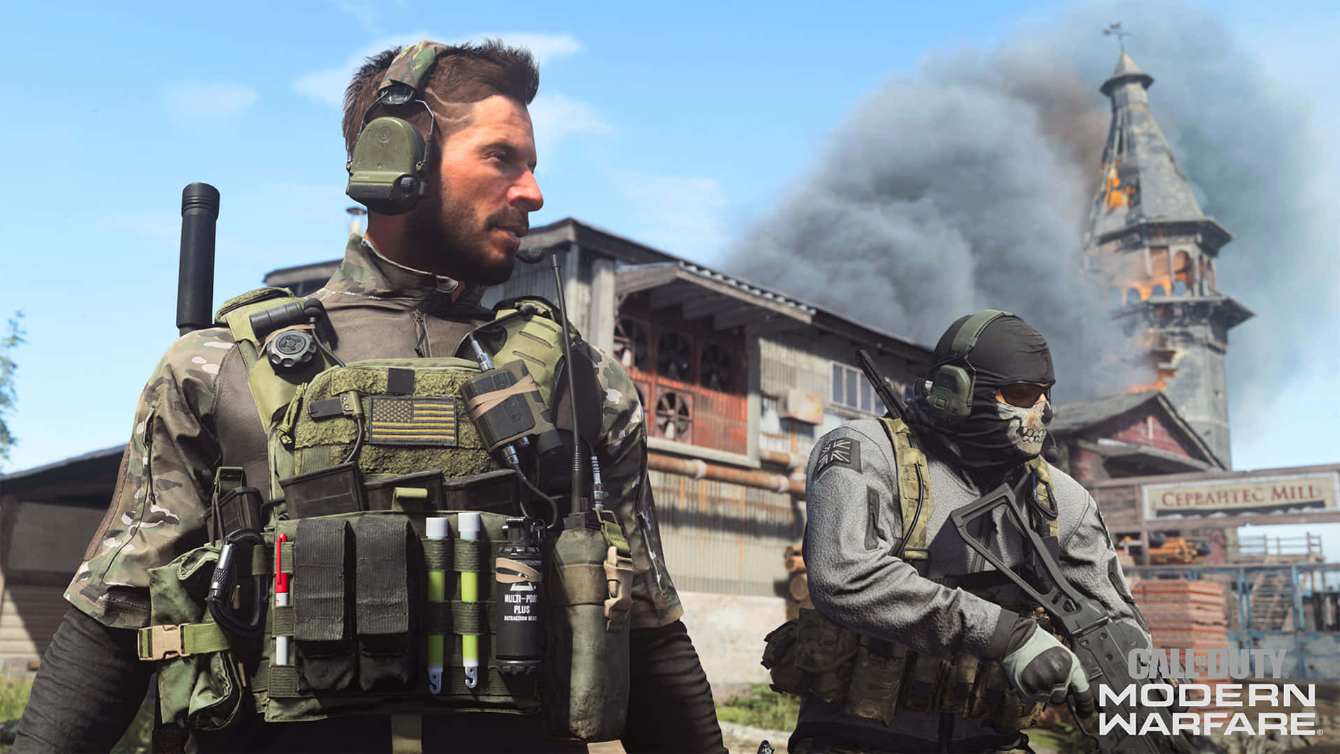 Call Of Duty Ps4 桌布 壁紙 — 兩名身穿戰術裝備的士兵在燃燒的教堂附近保持警覺，煙霧在晴朗的藍天下升起。