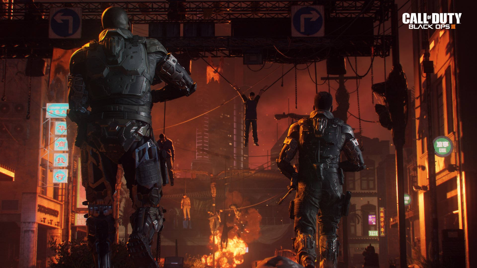 Call Of Duty Black Ops 3 桌布 壁紙 — 兩名身穿戰術裝備的士兵夜晚站在燃燒的城市小巷中，一名人物懸掛在燃燒殘骸上方的電線上。