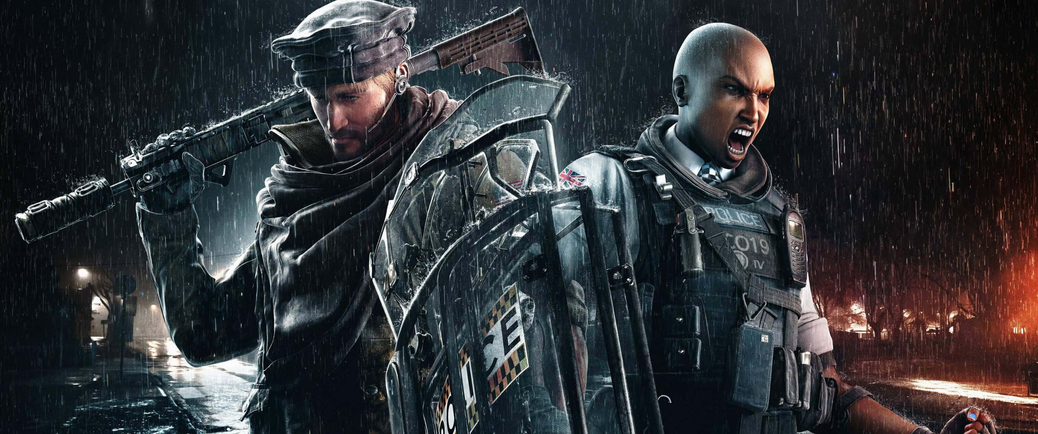 3440x1440p Rainbow Six Siege 桌布 壁紙 — 兩名身穿戰術裝備的武裝警員在傾盆大雨中堅定站立，背景是熾熱的爆炸。