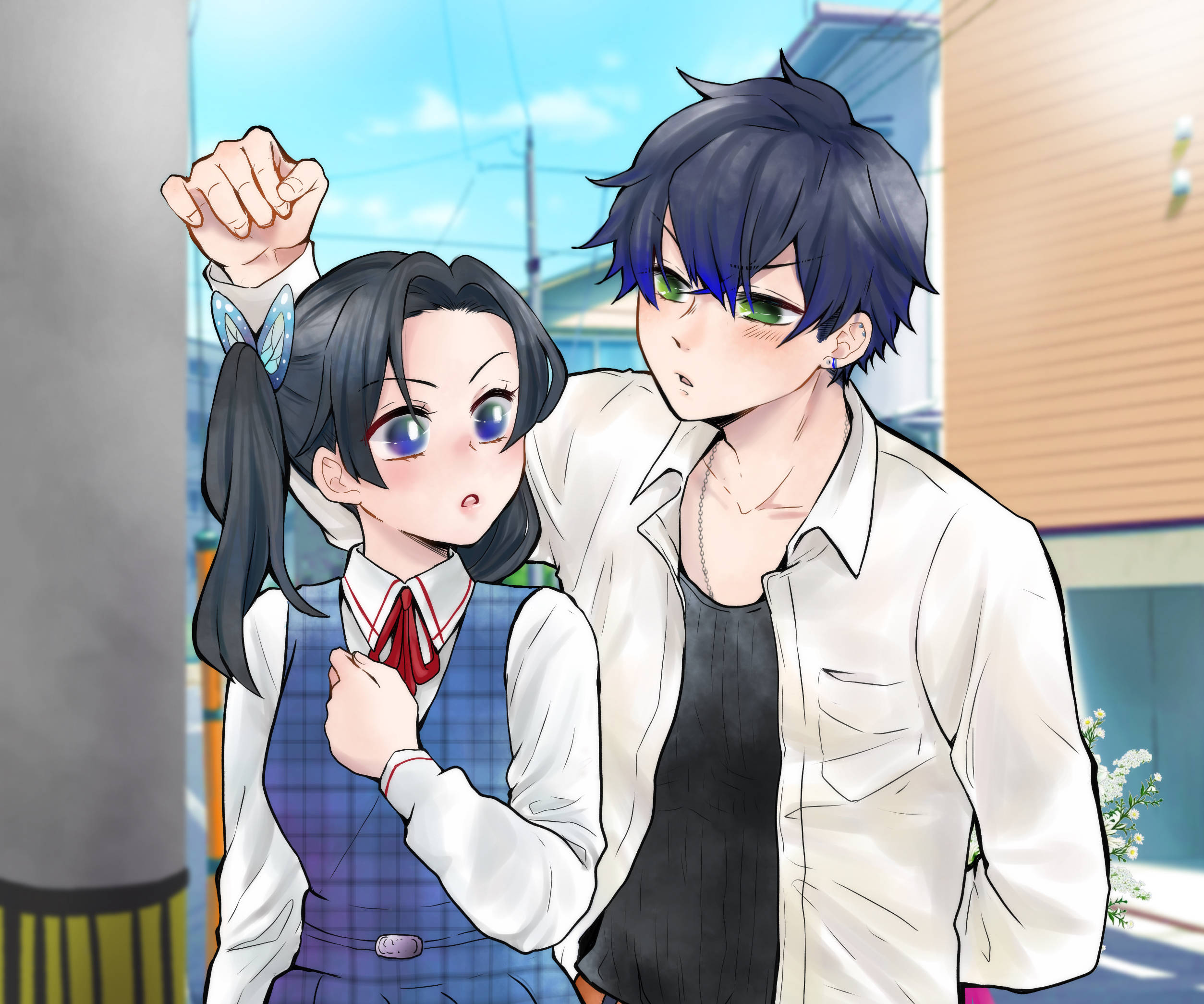aoi kanzaki 桌布 壁紙 — 兩名身穿校服的動畫青少年在陽光明媚的城市街道上分享歡樂時光，背景是藍天和建築物。