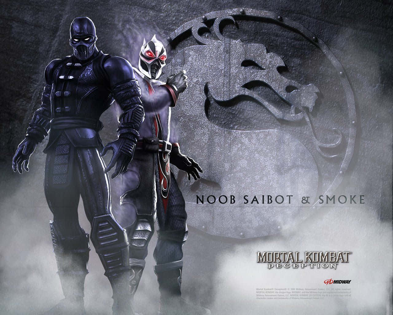 Mortal Kombat Noob Saibot 桌布 壁紙 — 兩名身穿盔甲的Mortal Kombat戰士Noob Saibot和Smoke站在迷霧中，面前是龍形徽章。