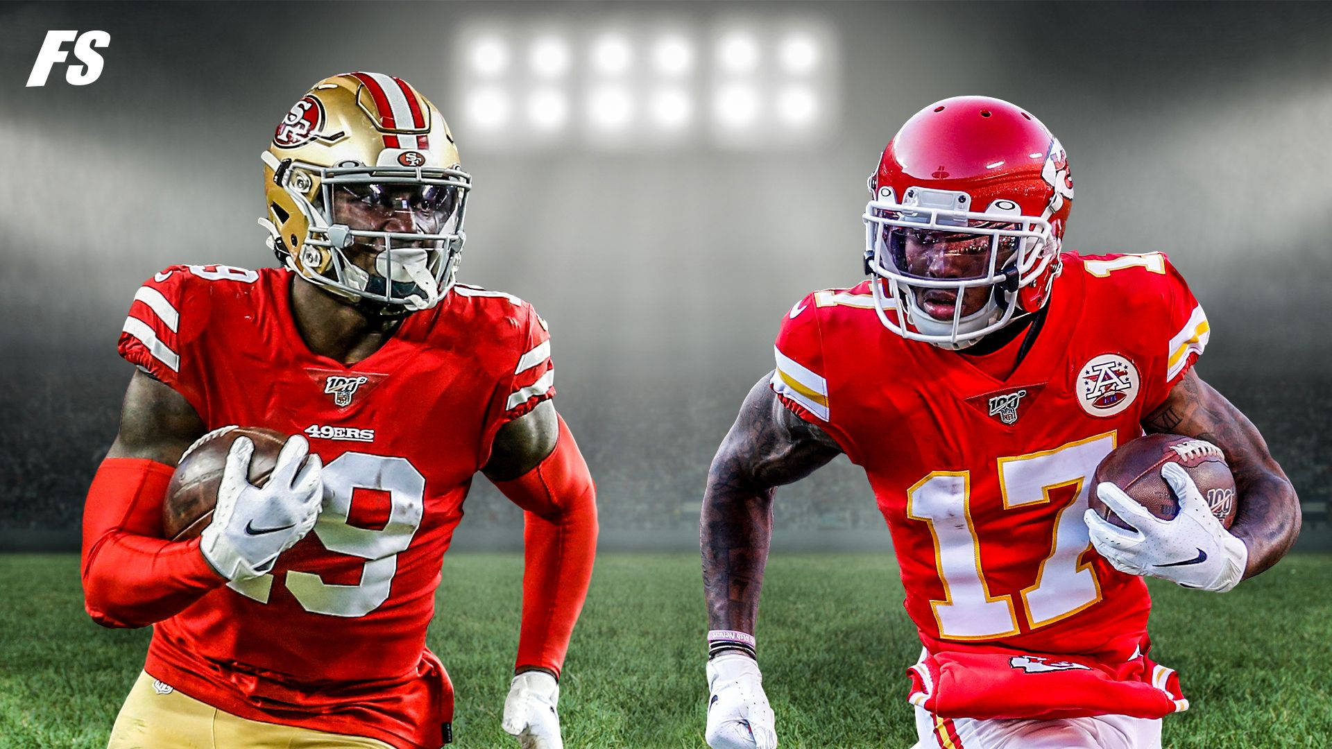 Deebo 桌布 壁紙 — 兩名身穿紅色球衣的NFL美式足球運動員在體育場燈光下的草地上持球衝刺。