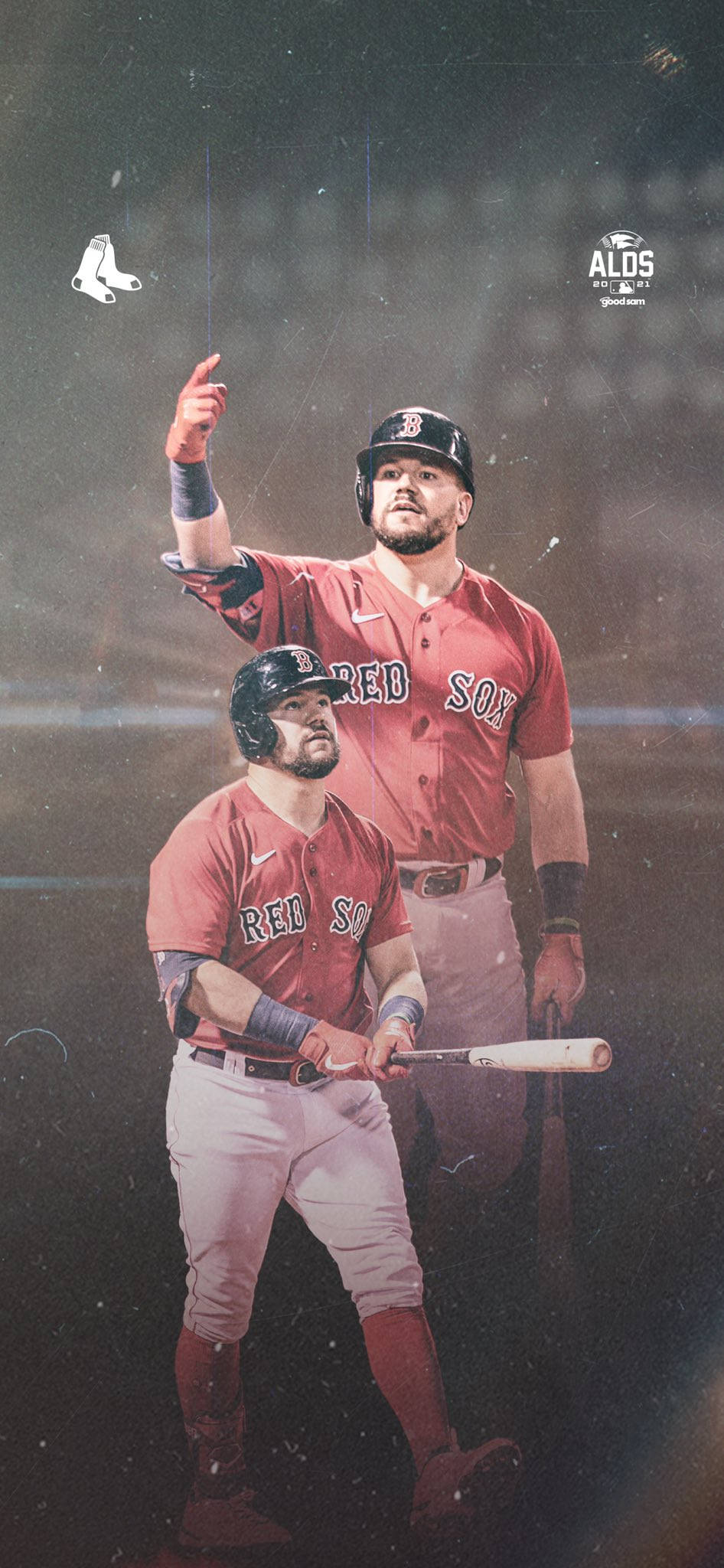 Red Sox 桌布 壁紙 — 兩名身穿紅色球衣的波士頓紅襪棒球選手在球場燈光下慶祝，其中一人指向天空。