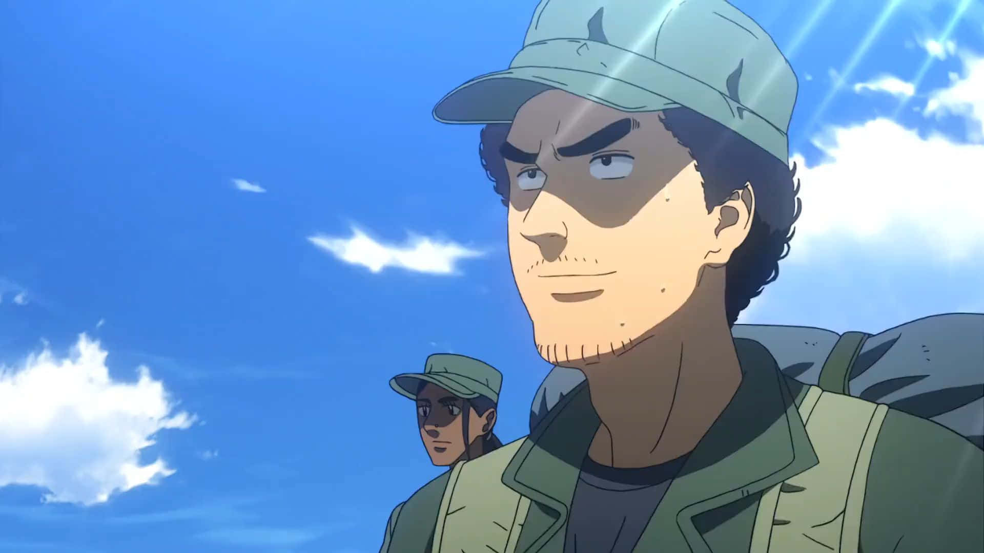 動漫 桌布 壁紙 — 兩名身穿綠色制服和帽子的動漫士兵站在明亮的藍天下，白雲朵朵，前景中的一名士兵神情堅定，另一名在後面。