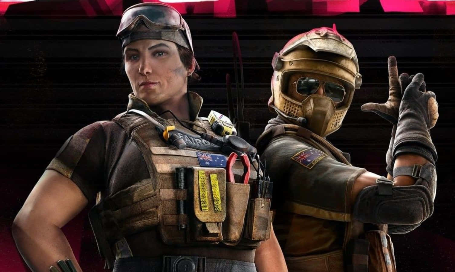 Rainbow Six Siege Mozzie 桌布 壁紙 — 兩名身穿詳細戰術裝備的士兵在深紅色工業背景下自信地擺姿勢。