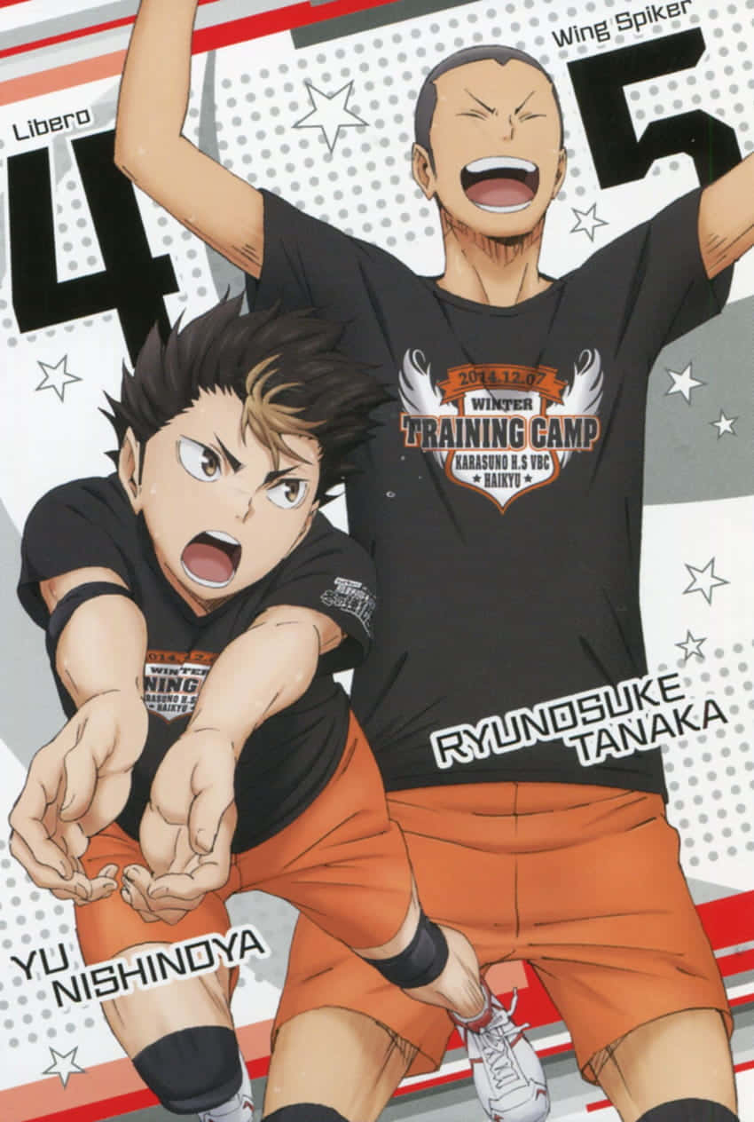 Tanaka Ryunosuke 桌布 壁紙 — 兩名身穿黑色和橙色制服的動漫排球選手，在動態圖形背景前以激烈表情大喊。