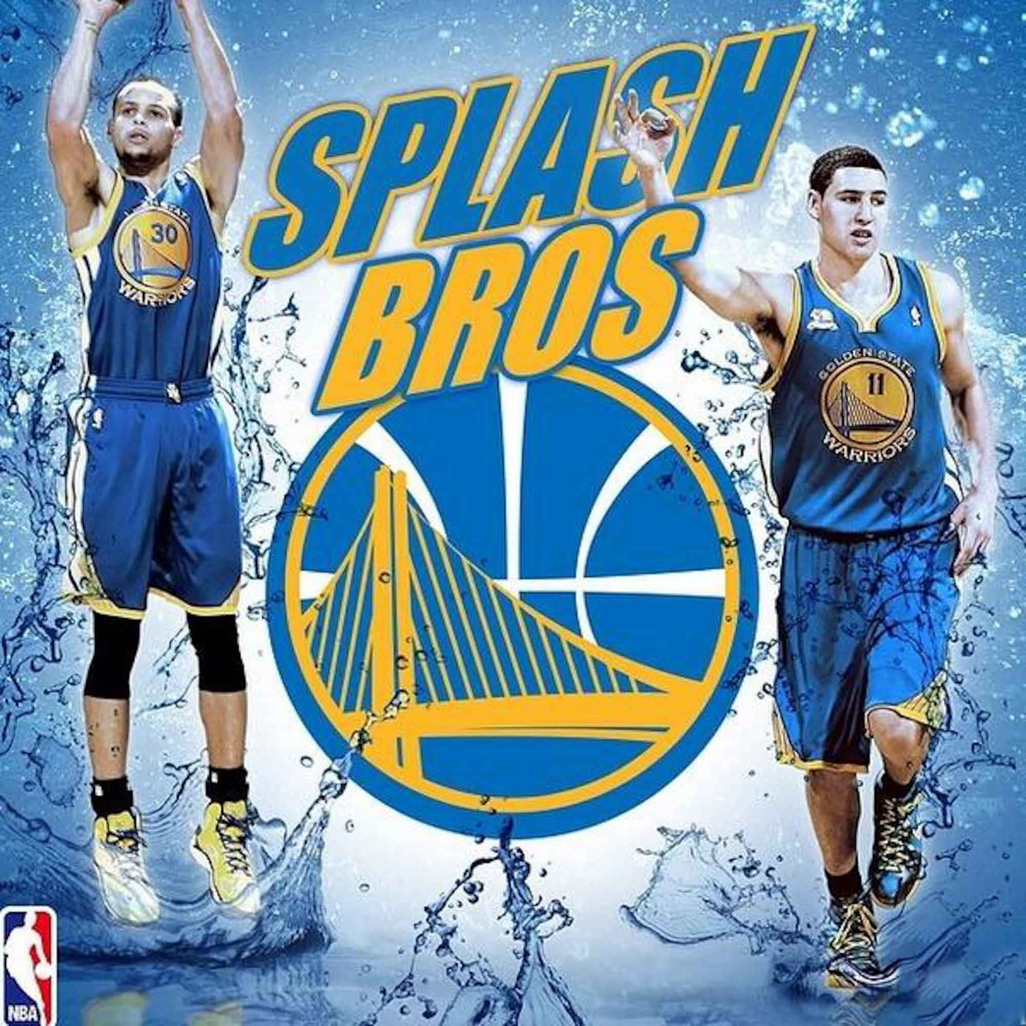桌布 壁紙 — 兩名金州勇士籃球運動員穿過水躍起，帶有「Splash Bros」文字和球隊標誌。