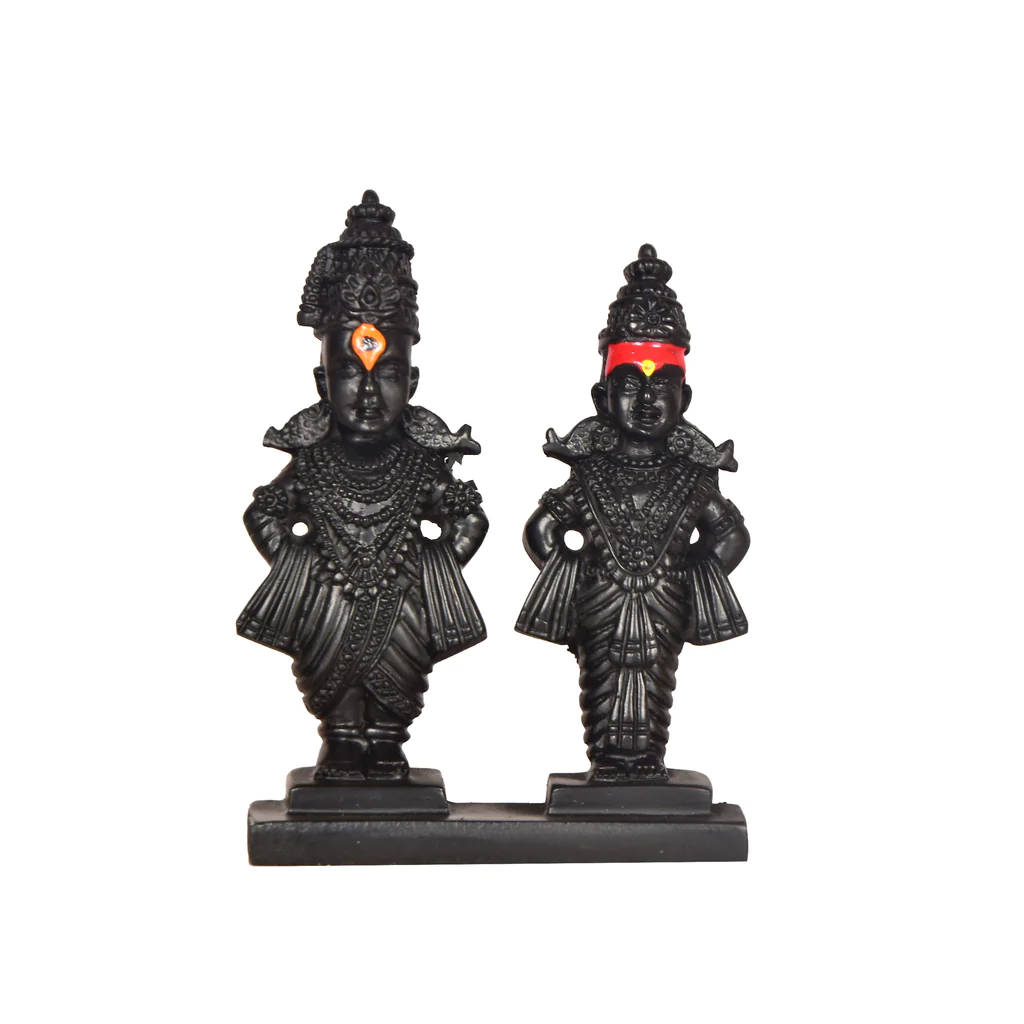 Statue Aesthetic 桌布 壁紙 — 兩尊黑色華麗神像，額頭有紅色和橙色標記，並排站在共享底座上，背景為白色。