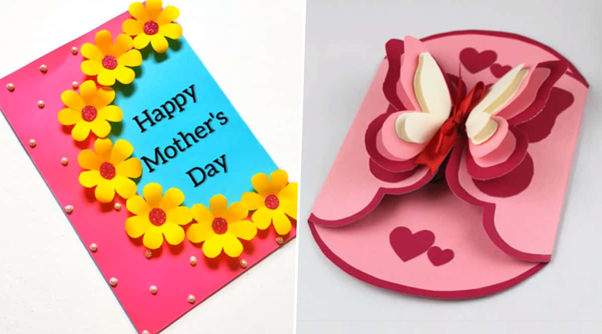 Mothers Day 桌布 壁紙 — 兩張手作母親節卡片，一張有黃色紙花和藍色文字，另一張有3D蝴蝶和愛心。