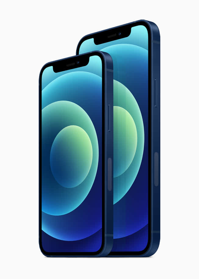 iPhone 桌布 壁紙 — 兩支藍色智慧型手機傾斜並排，顯示發光的抽象藍綠色圓形桌布。
